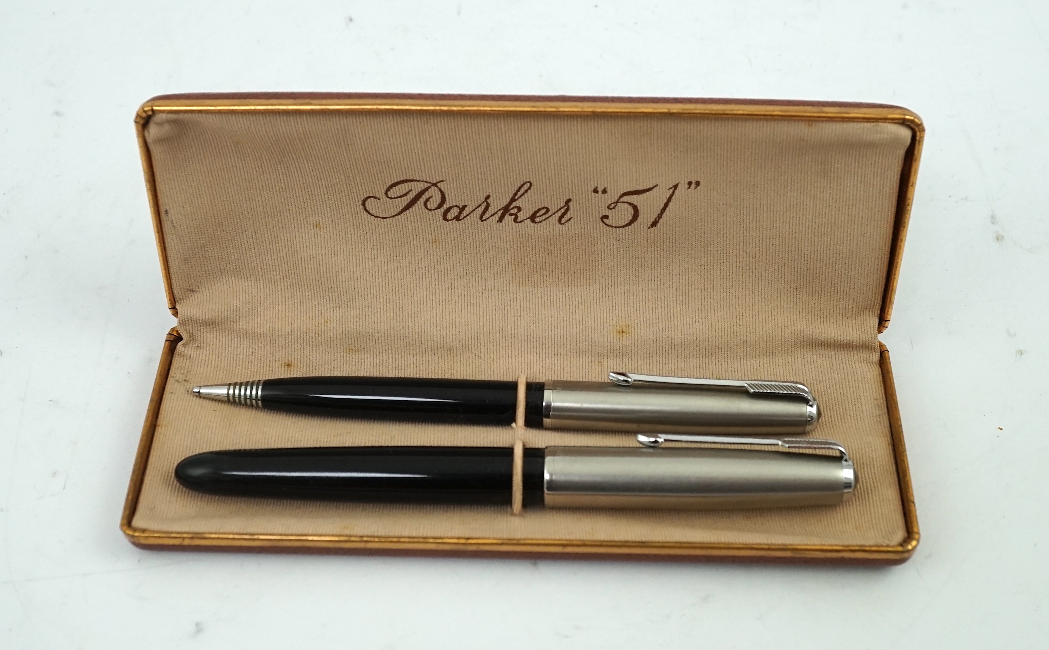 A Parker '51' Aerometric fountain pen and pencil set in black